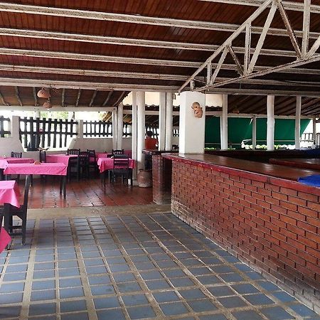 Hotel Golden Paradise Playa El Agua Екстериор снимка
